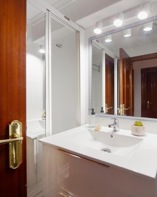 Apartamento Maura 2 Dormitorios Oviedo Esterno foto